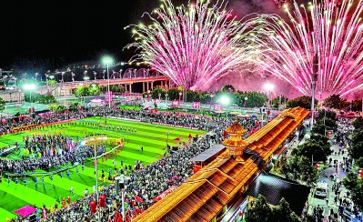 配资658  ●从前“没得选”，现在“挑花眼” ●从前“小众”，现在“大众” ●从前“我是观众”，现在“我也是角儿” ●从前“我们看世界”，现在“世界看我们”【大调研，我们在行动】这繁花似锦的文化气象，怎不令人喝彩！